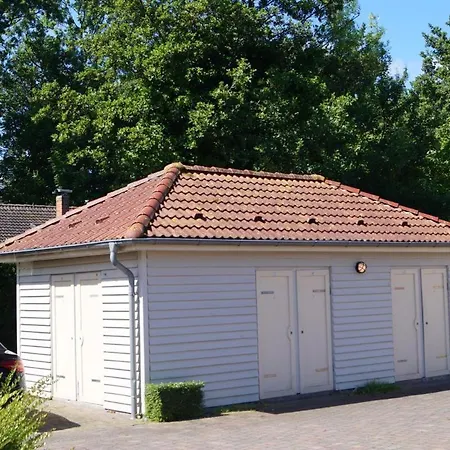 Geschmackvoll Ausgestattete Whg. Mit Terrasse & Wlan Holiday home Kuehlungsborn